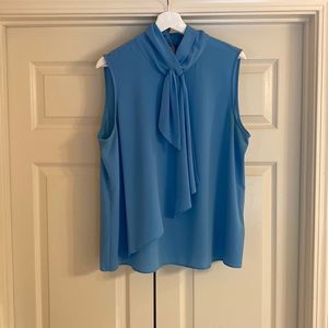 Blue Vince Camuto gorgeous top